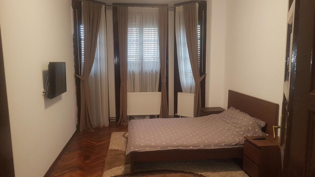 Cosy Studio-Apartament Oradea Extérieur photo