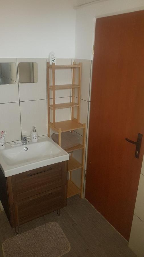 Cosy Studio-Apartament Oradea Extérieur photo